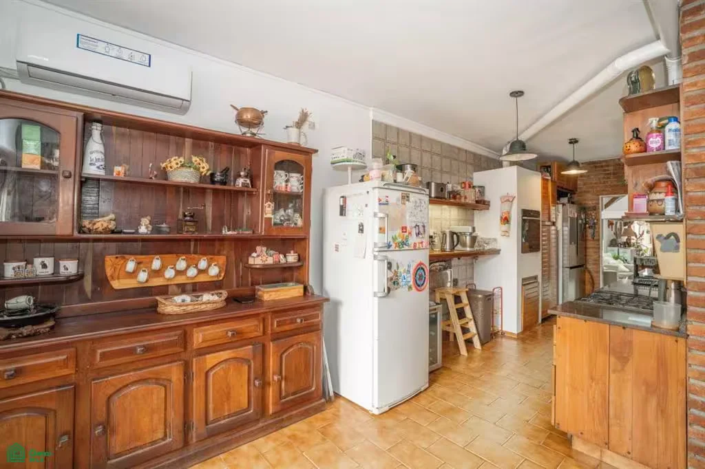 HOUSE FOR SALE WITH GARDEN, POOL, GRILL, PATIO AND GARAGE